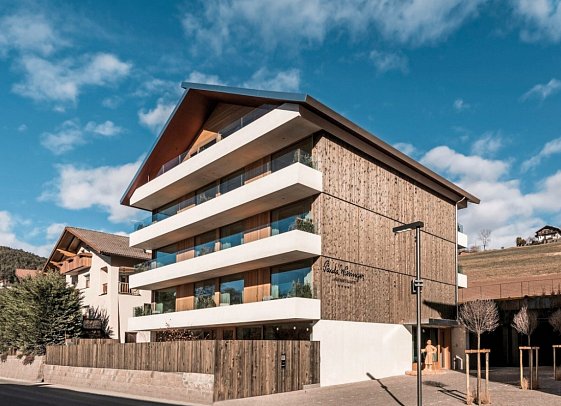 La Paula Apartments & Suites