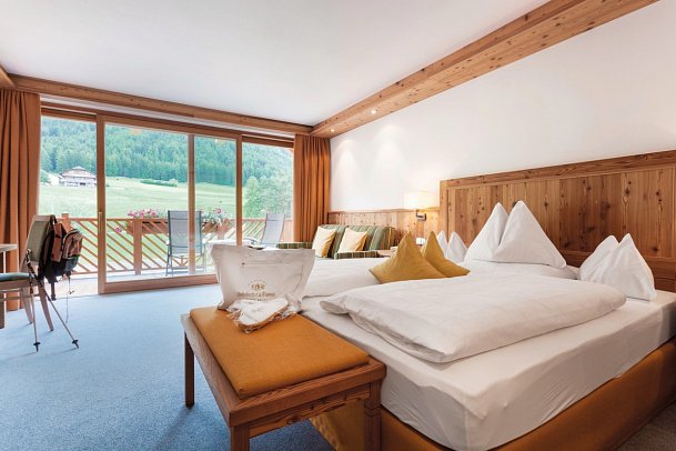 Chalet Tianes - Wohnbeispiel Doppelzimmer Komfort (Zimmercodierungen DF1 & EB1)