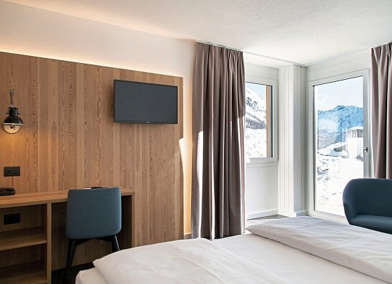 Blu Senales Family & Active Resort - Wohnbeispiel Familienzimmer mit Balkon (Zimmercodierung FB2)