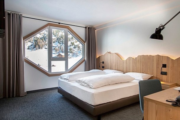 Blu Senales Family & Active Resort - Wohnbeispiel Doppelzimmer Superior Zirm (Zimmercodierung DS1)