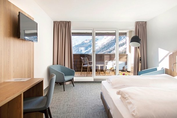 Blu Senales Family & Active Resort - Wohnbeispiel Doppelzimmer Superior mit Balkon Zirm (Zimmercodierung DS2)