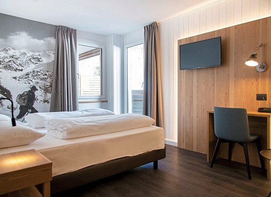 Blu Senales Family & Active Resort - Wohnbeispiel Doppelzimmer Superior mit Balkon (Zimmercodierung DS2)