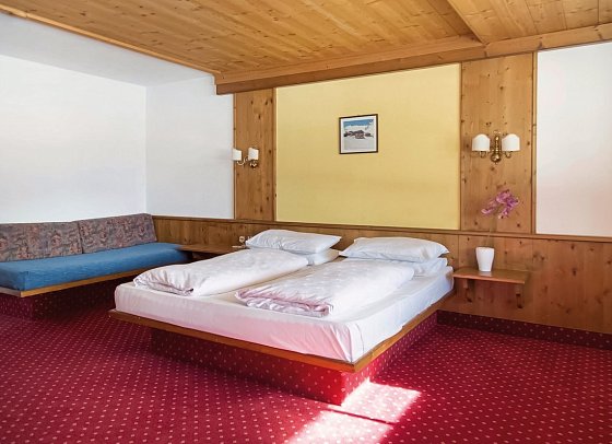 Sporthotel Kurzras - Wohnbeispiel Dreibettzimmer (Zimmercodierungen TB1 & FB1)