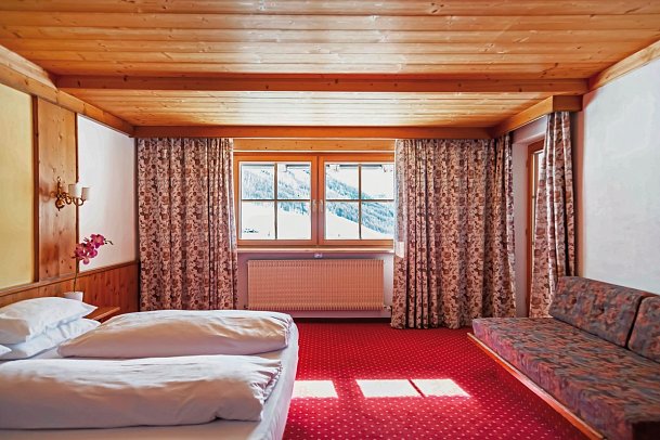 Sporthotel Kurzras - Wohnbeispiel Familienzimmer (Zimmercodierung FB1)