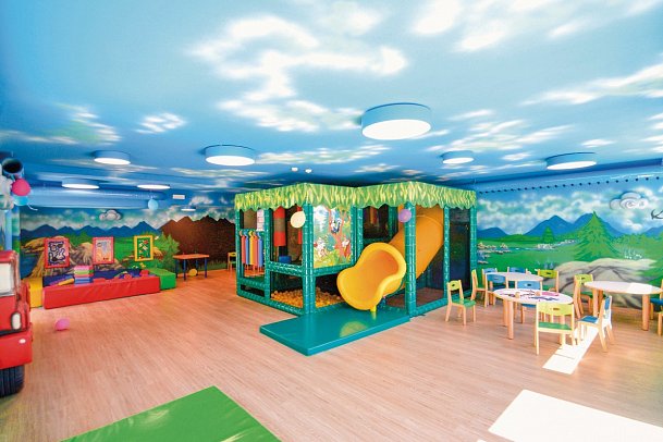 Active, Family & Wellness Hotel Shandranj