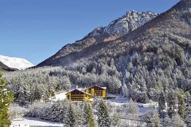 Active, Family & Wellness Hotel Shandranj