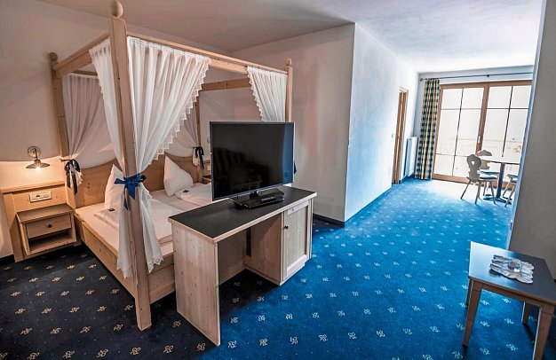 Vermoi - Wohnbeispiel Familienzimmer Poolblick (Zimmercodierung FBP)