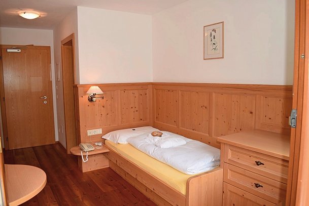 Naturhotel Miraval - Wohnbeispiel Einzelzimmer (Zimmercodierung EB1)