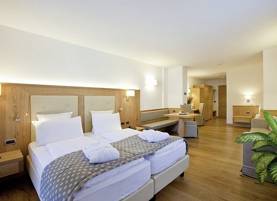 Rio Stava Family Resort & Spa - Wohnbeispiel Juniorsuite Cadina (Zimmercodierung JB1)
