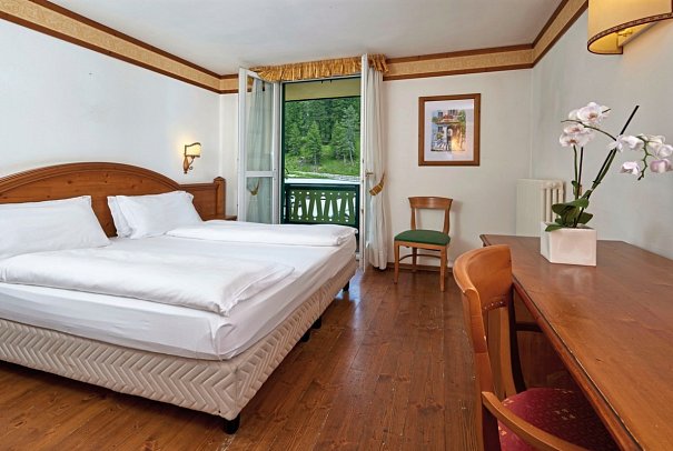 Grand Hotel Misurina - Wohnbeispiel Doppelzimmer Seeblick (Zimmercodierung DBI)