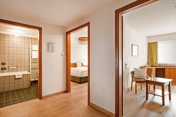 Krone - Wohnbeispiel Familienzimmer (Zimmercodierung FB1)