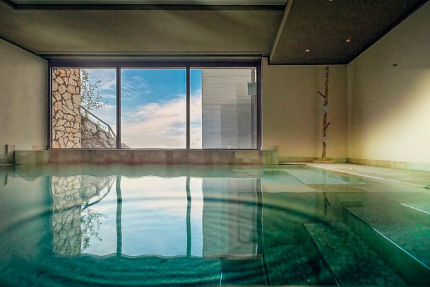 Brenta Dolomites - Hallenbad