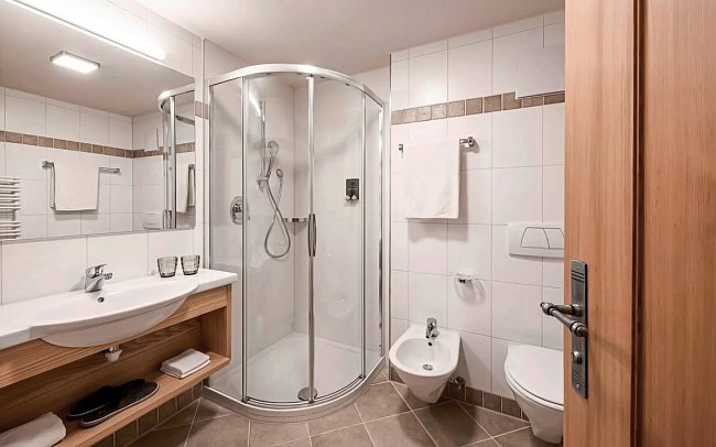 Hotel Steger-Dellai - Wohnbeispiel Doppelzimmer Mountain Classic (Zimmercodierung DB1)