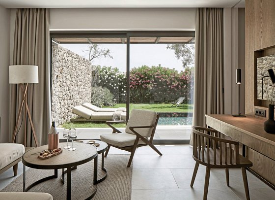 The Olivar Suites - Wohnbeispiel Suite Ionian Strandlage Privatpool (Zimmercodierungen WBO & W2R)