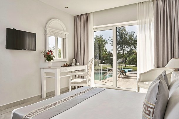 Sandy Villas Resort - Wohnbeispiel Grand Suite Swim-Up (Zimmercodierung W1Q)