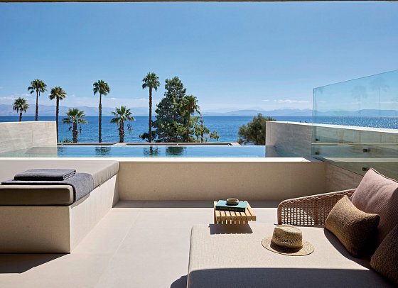 Avali, Mar-Bella Collection - Wohnbeispiel Panorama Junior Suite Private Pool Sea View (Zimmercodierung J1R)