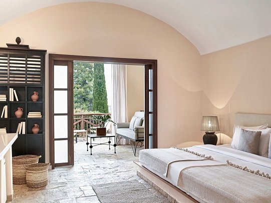 Grecotel Daphnila Bay - Wohnbeispiel Bungalow Family Robinson Crusoe (Zimmercodierung BI1)