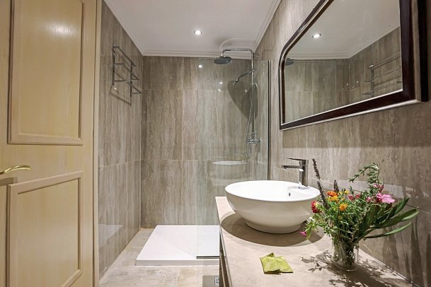 Paleokastritsa Palace - Badbeispiel Doppelzimmer