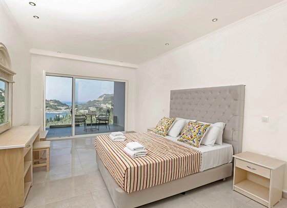 Paleokastritsa Palace - Wohnbeispiel Doppelzimmer Superior Meerblick (Zimmercodierung DSM)