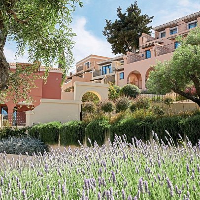 Nido, Mar-Bella Collection