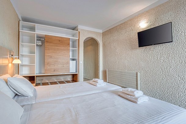 Alkionis - Wohnbeispiel Doppelzimmer Gartenblick (Zimmercodierung DBG)