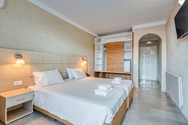 Alkionis - Wohnbeispiel Doppelzimmer Gartenblick (Zimmercodierung DBG)