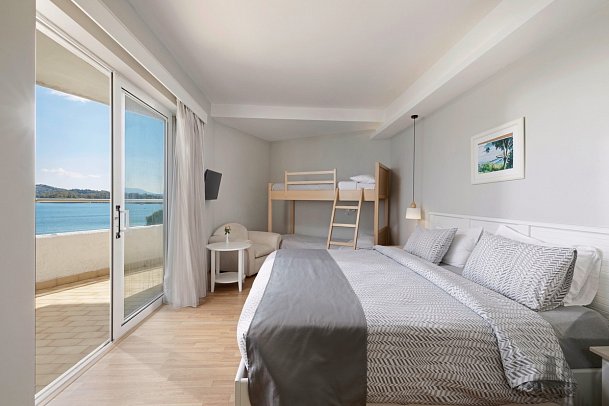 Elea Beach - Wohnbeispiel Familienzimmer seitl. Meerblick