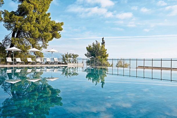 Kontokali Bay Resort & Spa