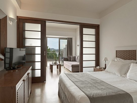 Kontokali Bay Resort & Spa - Wohnbeispiel Familienzimmer Buchtblick (Zimmercodierung FB1)