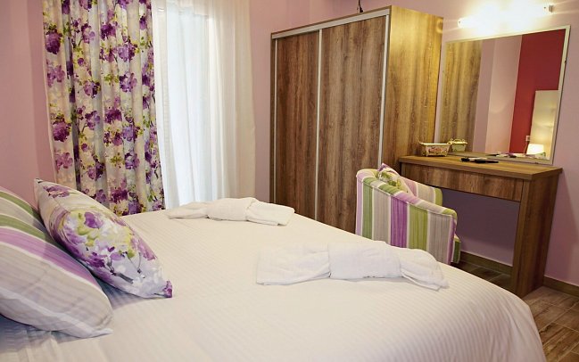 Villa & Apartments Sissy - Wohnbeispiel Apt. 1 Schlafzimmer Meerblick (Zimmercodierung A2M)