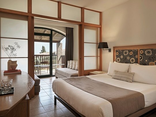 Aeolos Beach Resort - Wohnbeispiel Familienzimmer Gartenblick (Zimmercodierung FBG)