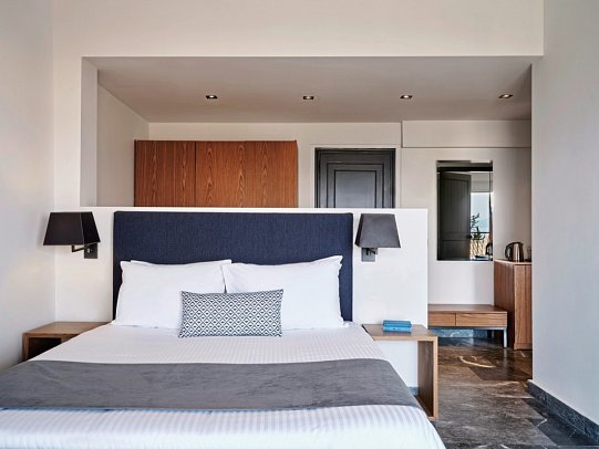 Aeolos Beach Resort - Wohnbeispiel Familienzimmer Meerblick (Zimmercodierung FBM)