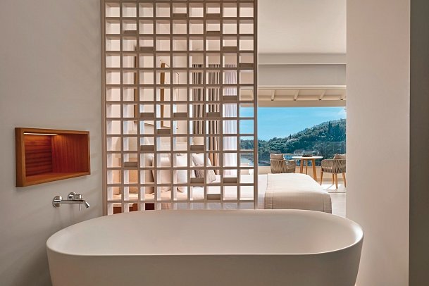 San Antonio Corfu Resort - Badbeispiel Junior Suite Fabulous Buchtblick (Zimmercodierung J1M)