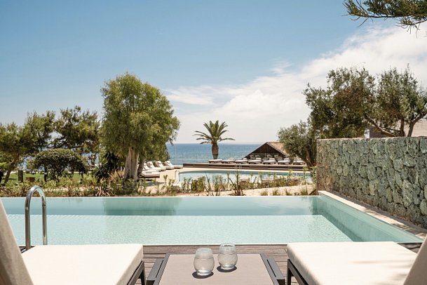 Domes of Corfu, Autograph Collection - Wohnbeispiel Juniorsuite Swim-Up Sapphire (Zimmercodierung JBQ)