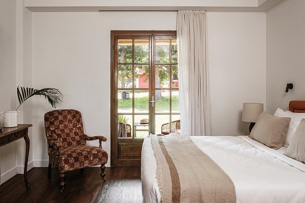 Grecotel LUXME Costa Botanica - Wohnbeispiel Doppelzimmer Gartenblick Botanica (Zimmercodierung DBG)