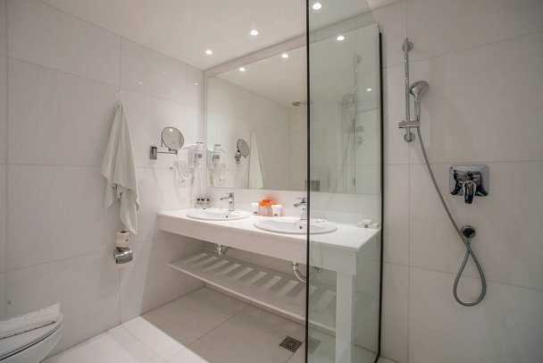 Ibiscus Hotel Corfu - Wohnbeispiel Suite Meerblick Privatpool (Zimmercodierungen WBM & W1R)