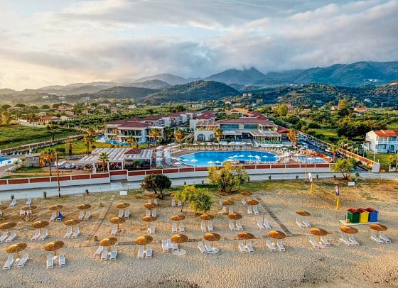 Almyros Beach Resort & Spa