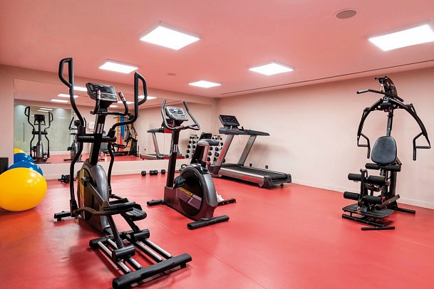 Almyros Beach Resort & Spa