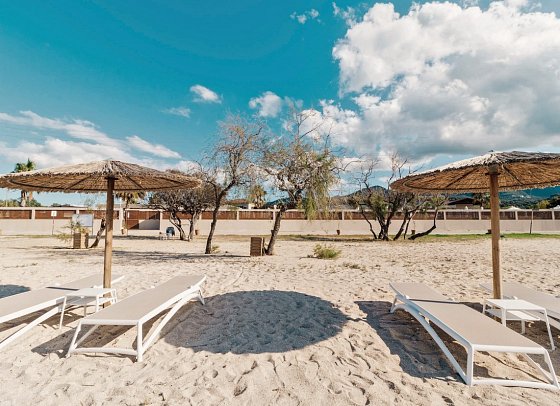 Almyros Beach Resort & Spa
