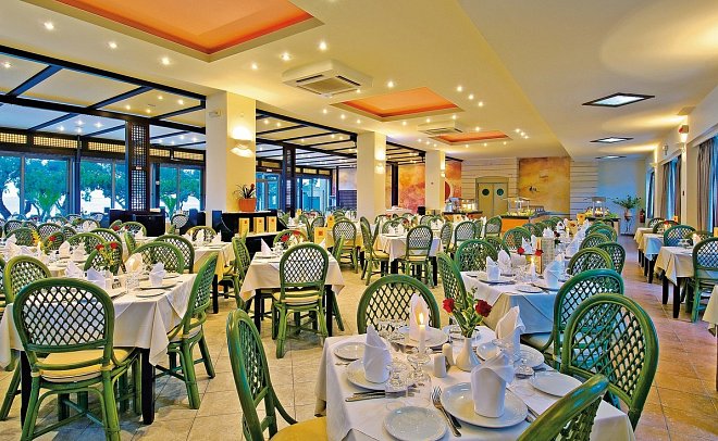 Giannoulis Santa Marina Plaza