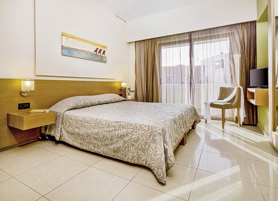 Atlantica Amalthia Beach Resort - Wohnbeispiel Doppelzimmer Gartenblick (Zimmercodierung DBG)