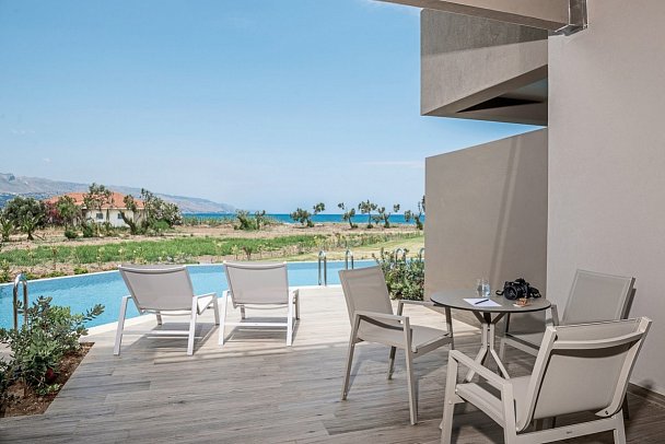 Euphoria Resort - Wohnbeispiel Doppelzimmer seitl. Meerblick Gemeinschaftspool (Zimmercodierung D1N)