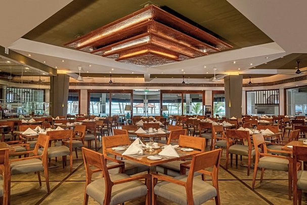 Royal Palms Beach Hotel