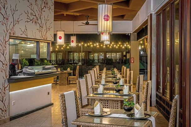 Royal Palms Beach Hotel