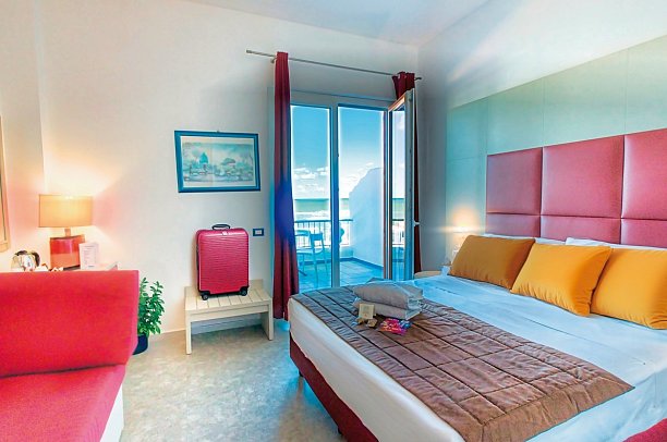 La Battigia - Wohnbeispiel Doppelzimmer Deluxe Meerblick (Zimmercodierung UDM)