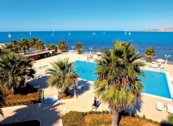 Dioscuri Bay Palace