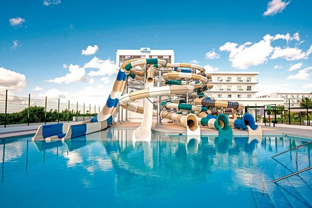 RIU Latino