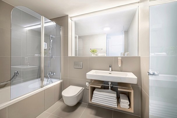 Valamar Tirena Hotel - Bad (Zimmercodierungen DB1, DS1, DC3 & DSC)