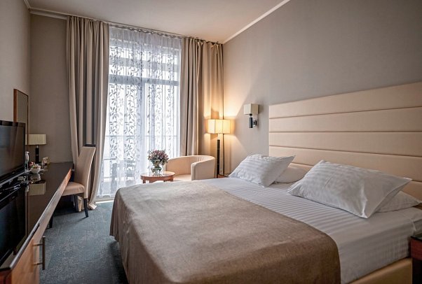 Hotel Lero - Wohnbeispiel DZ Executive Poolblick (Zimmercodierung DTP)