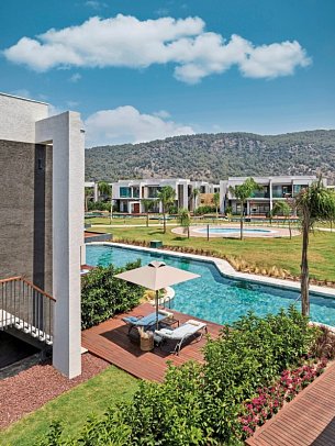 Hilton Dalaman Sarigerme Resort & Spa - Wohnbeispiel Lake House Swim Up über Treppen (Zimmercodierung DBQ)